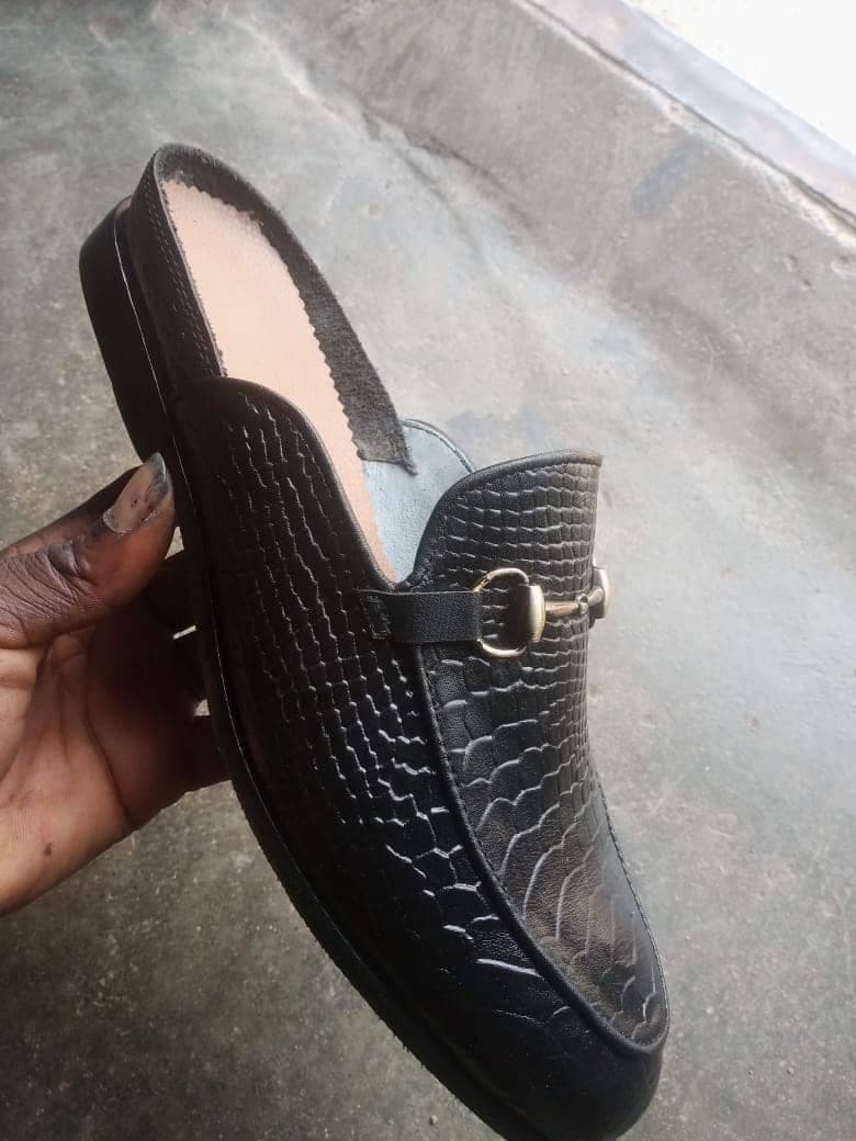 Shoe